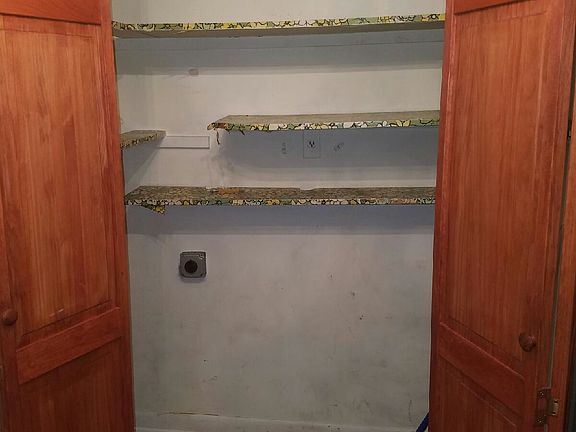 3rd image of 971 E 77th St #2