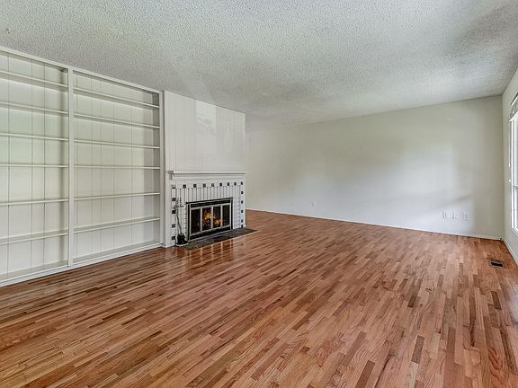 4th image of 15208 NE 7th Pl
