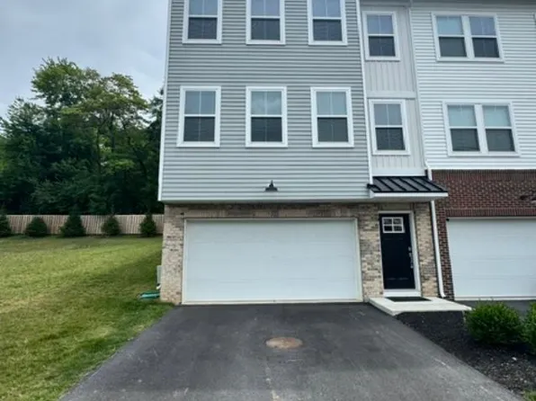 101 Four Leaf Dr, Downingtown, PA 19335