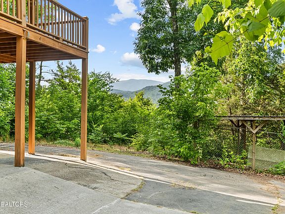 3rd image of 126 Johnson Mountain Way