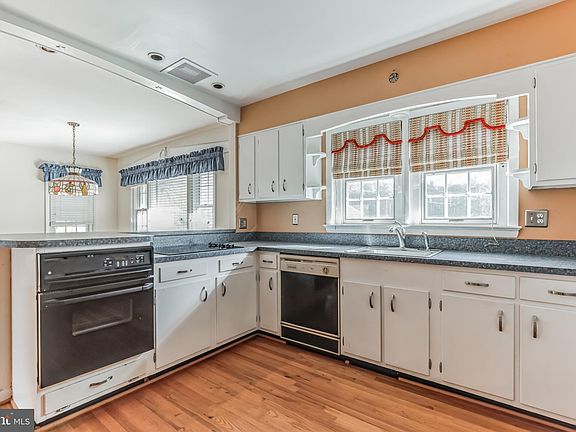 4th image of 38798 Collinwood Dr