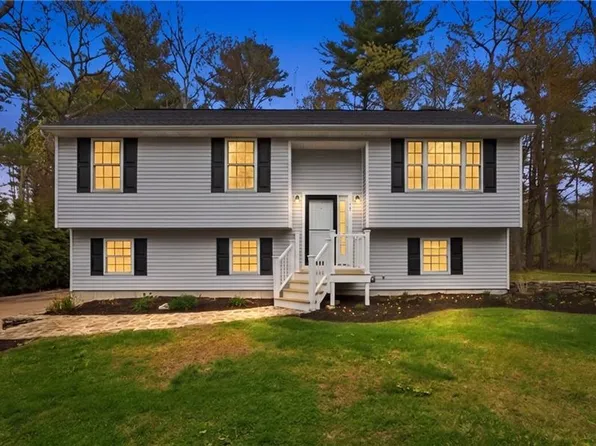 52 Mockingbird Dr, Exeter, RI 02822