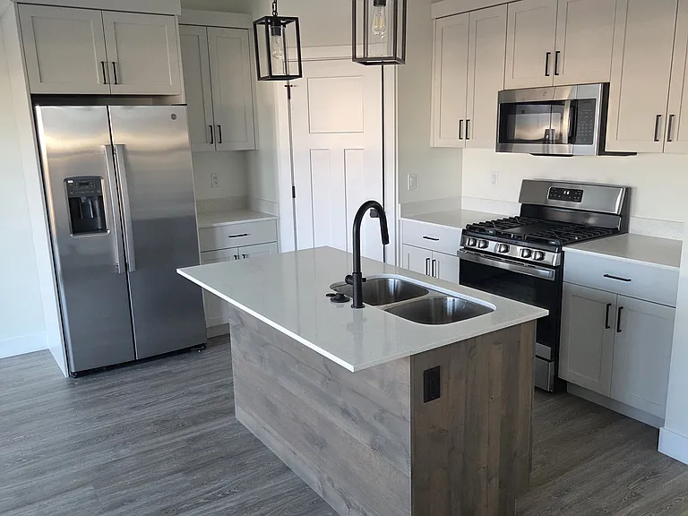 1375 N 70 E #1 — Photo 2