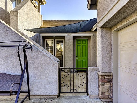 3rd image of 2951 Mojave Dr