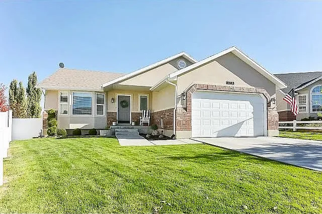 8383 S Oak Gate Dr