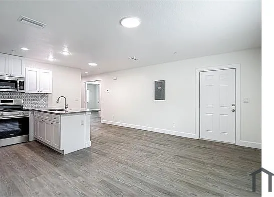 401 E Boyer St #6 — Photo 1