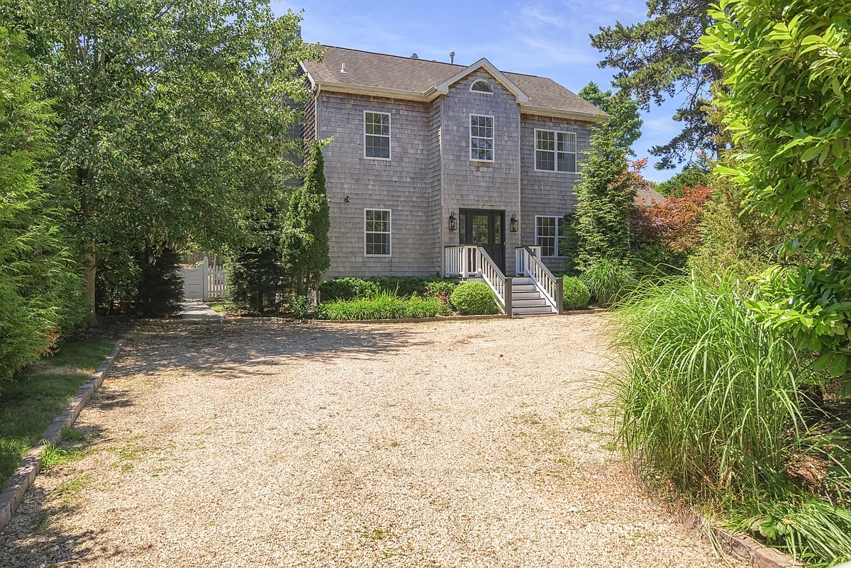 Building Photo - 38 Longview Rd