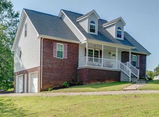 1010 Keystone Dr, Pleasant View, TN 37146