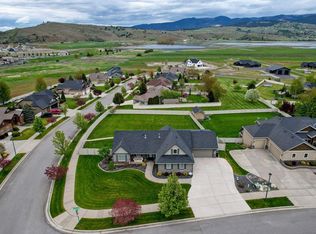 2105 S Meadowview Rd, Greenacres, WA 99016