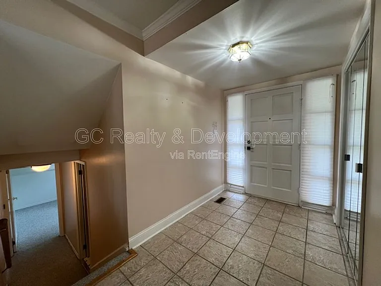 1540 Edgefield Ln — Photo 13