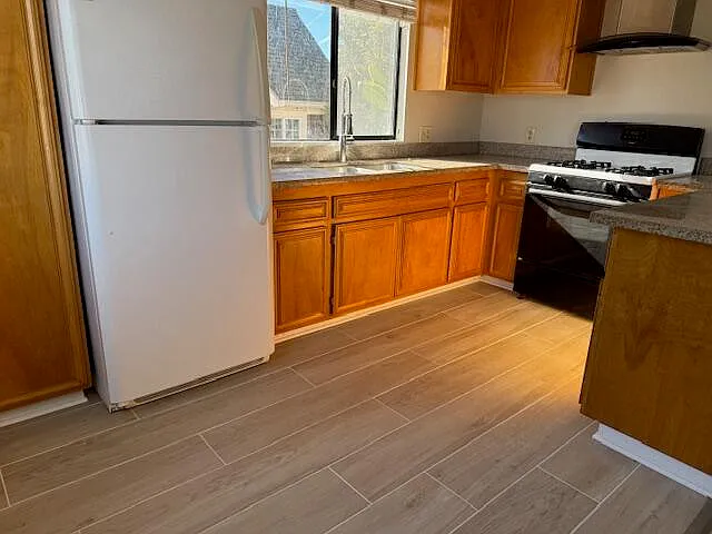 811 Bath St #B — Photo 4