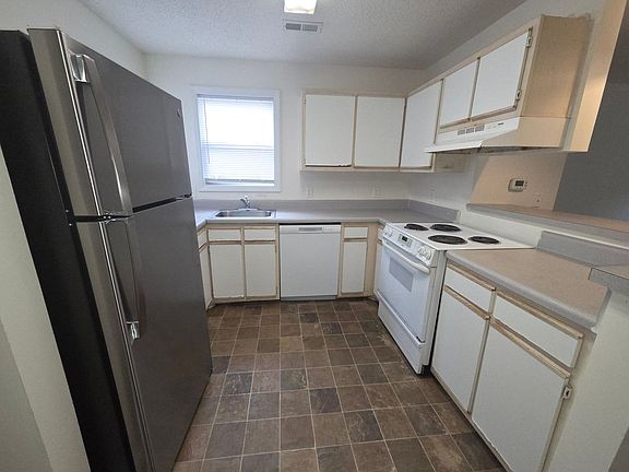 2nd image of 1120-202 Carlton Ave
