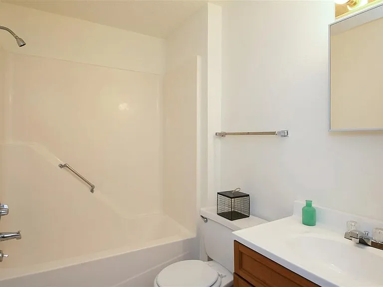 812 Benton Dr #11 — Photo 9