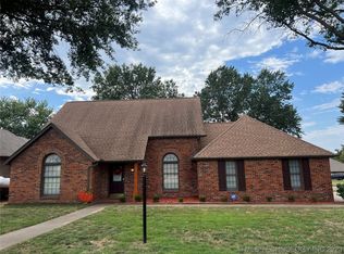201 Heritage Ct, Fort Gibson, OK 74434