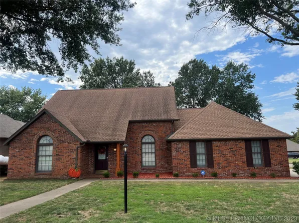 201 Heritage Ct, Fort Gibson, OK 74434