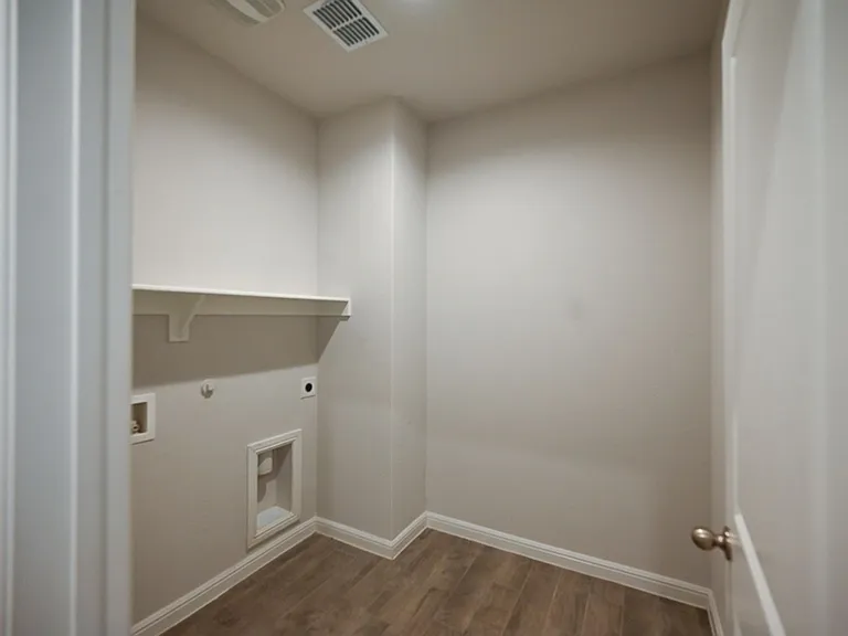 121 Hollytree Ln — Photo 9