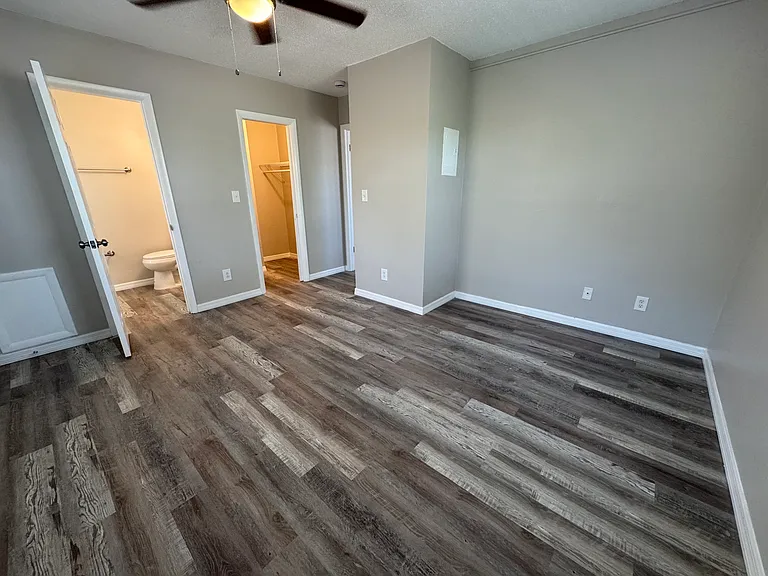 330 45th Ave S #7 — Photo 9
