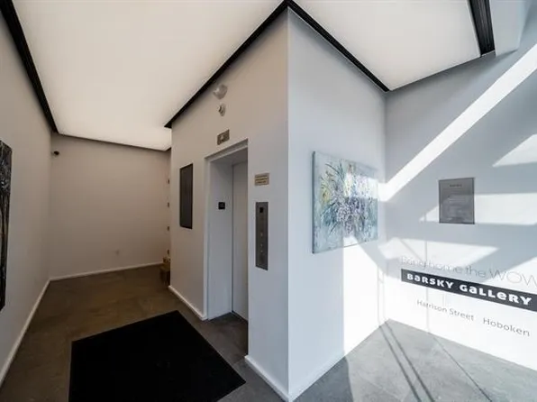 89 Hudson Street image 17 of 21