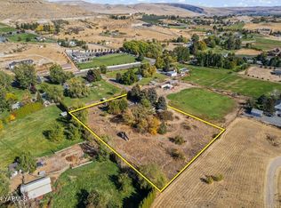 362 Collins Rd, Selah, WA 98942