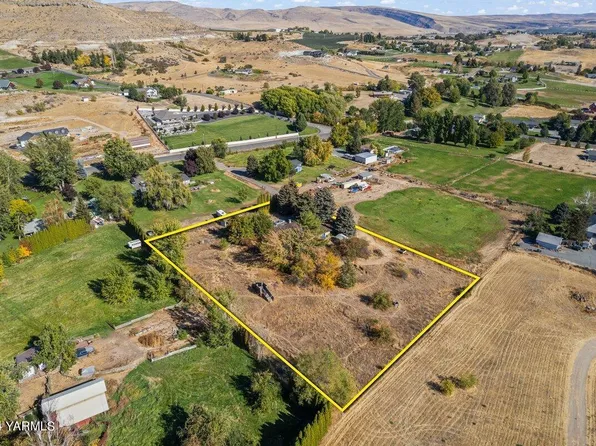 362 Collins Rd, Selah, WA 98942