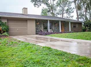 676 Memorial Dr, Sebring, FL 33870