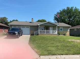 719 Lafayette St, Clay Center, KS 67432
