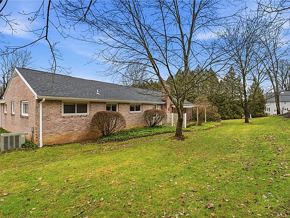 4th image of 114 Whitehill Dr
