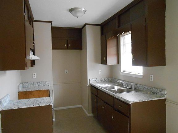 3rd image of 1525 Kingfisher Dr