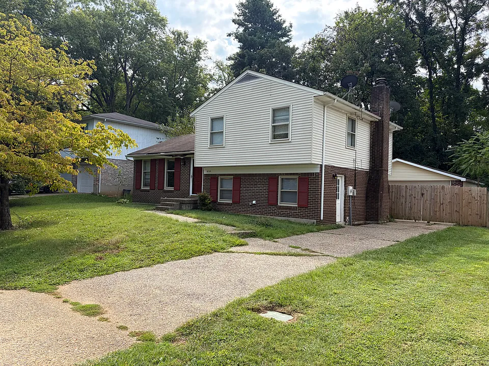 8706 Bristol Oaks Ct