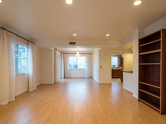 5th image of 11824 Darlington Ave #Penthouse 3