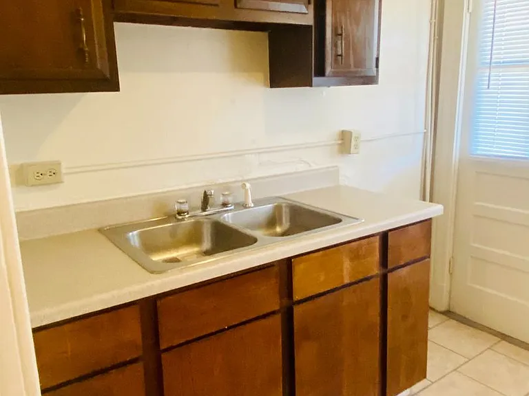 3322 Ellwood Ave.* — Photo 19