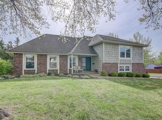 9115 England St, Overland Park, KS 66212