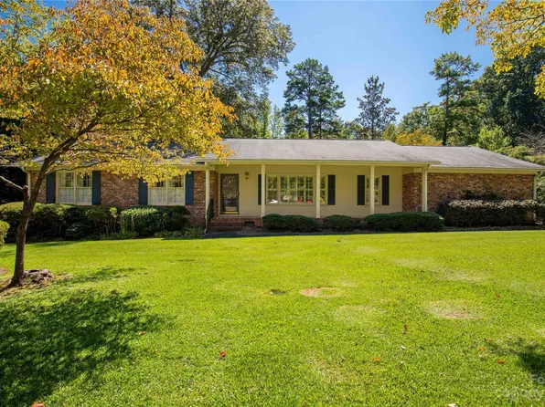 946 Sherwood Cir, Lancaster, SC 29720