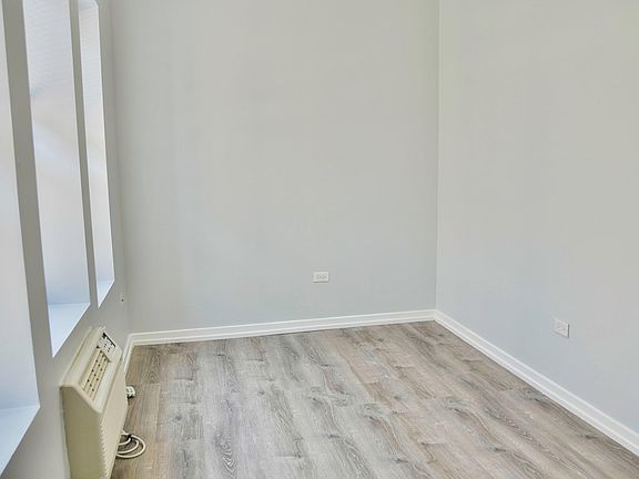 3rd image of 4877 N Magnolia Ave #417