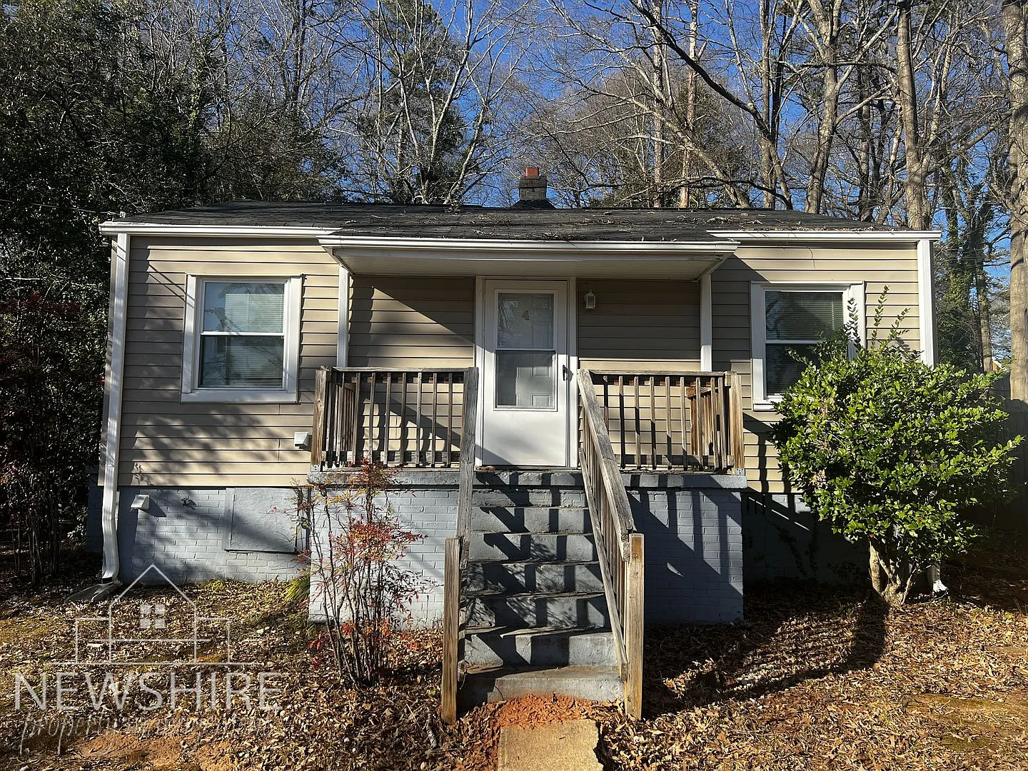 Charming 2 Bedroom Home Minutes from Downtown Greenville — Photo 1