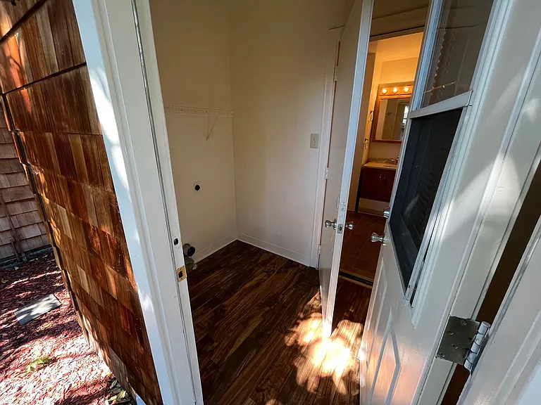 521 Hilmar St — Photo 27