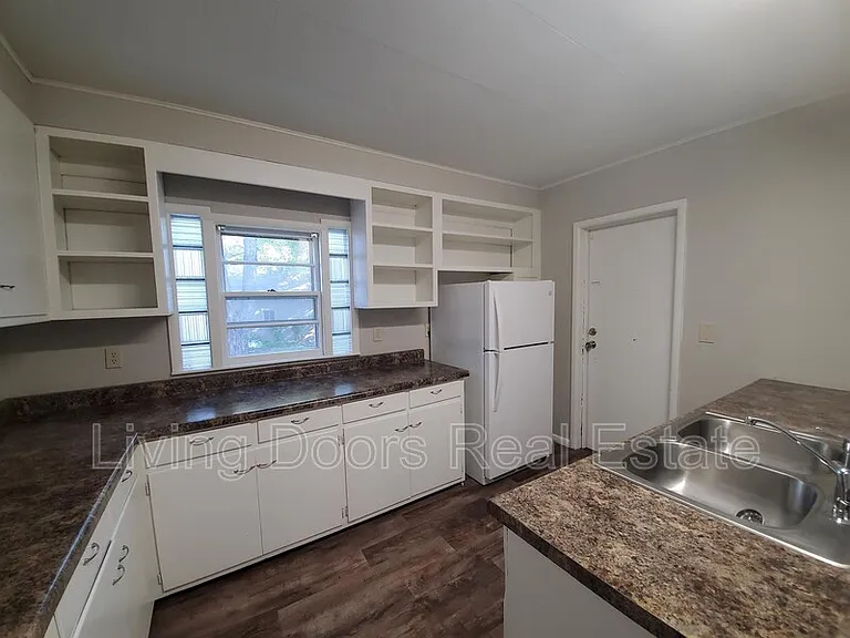 1940 S 16th St #1 — Photo 7