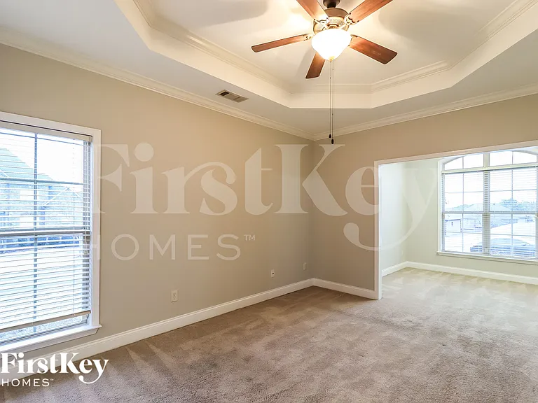 5830 Heritage Park Dr — Photo 10