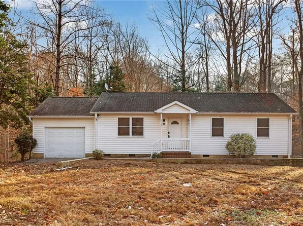 6926 Deerfield Ln, Gloucester, VA 23061