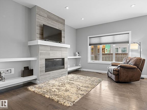 3rd image of 31 Dillworth Cres