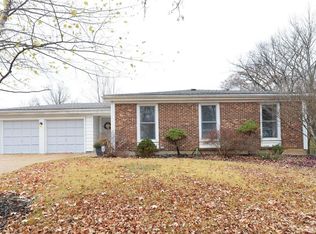 7 Calder Ct, Ballwin, MO 63021