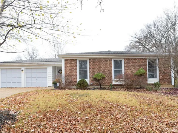 7 Calder Ct, Ballwin, MO 63021