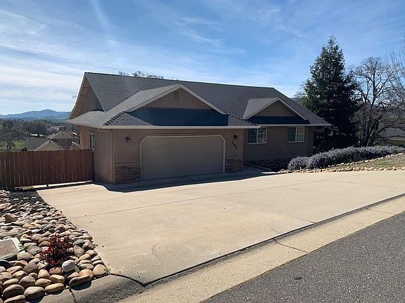3rd image of 796 Live Oak Dr