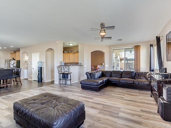 4th image of 38857 N Jonathan St