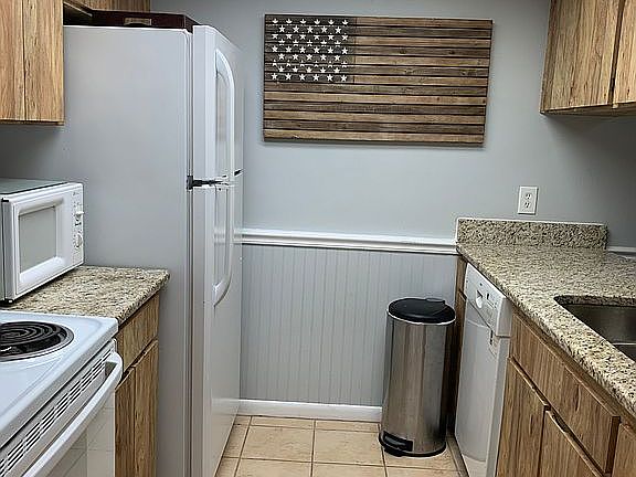 5th image of 4810 S Dauphin Ave #14-D