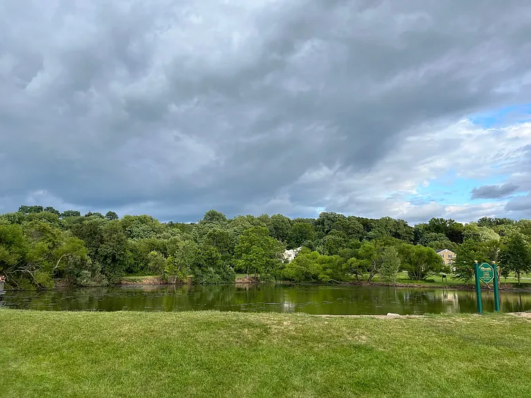 Rhondda community space - Lake
