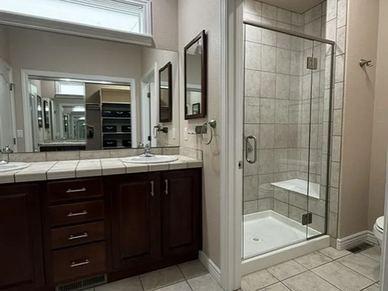 400 Sterling Dr — Photo 18