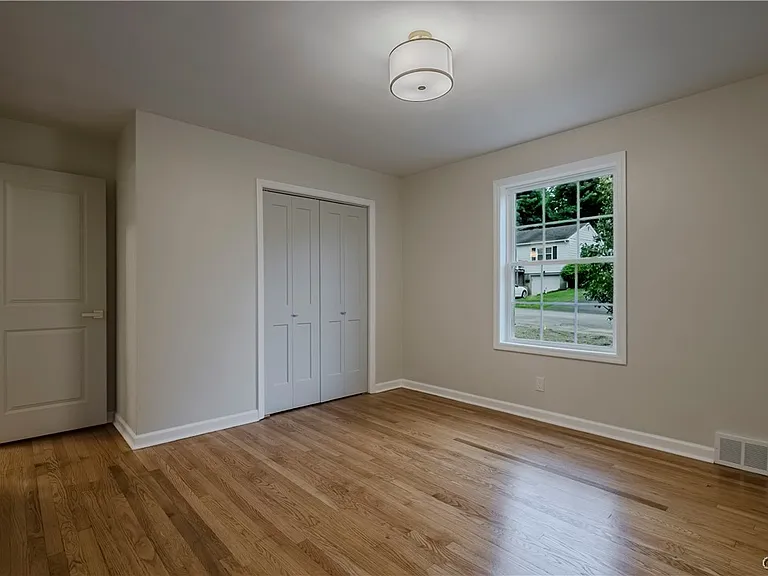 8 Terrace Hill Dr — Photo 29