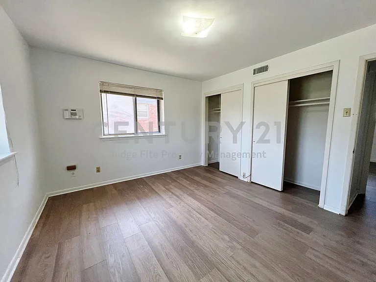 3641 Townsend Dr — Photo 10
