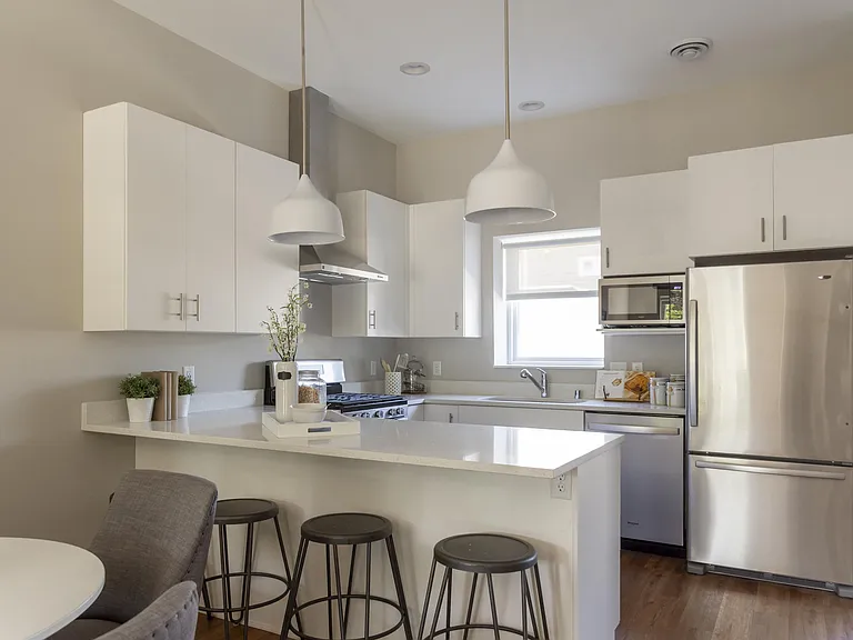 207 24th Ave NE #4 — Photo 46